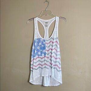 Jenni  Clothing White Tank with Blue and Red Chevron SZ L